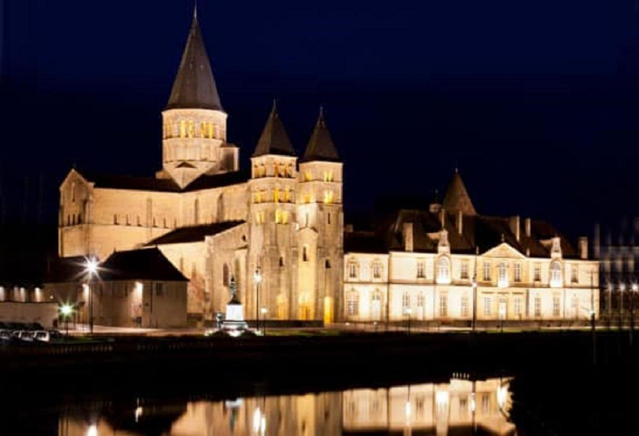 Апартаменты La Roulotte D'Elicie Proche Du Parc Le Pal Saint-Agnan  Экстерьер фото